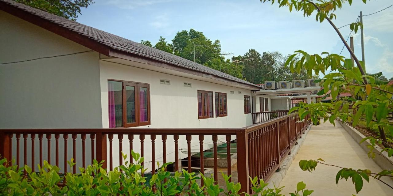 Noor Arfa River Chalet Kuala Terengganu Exterior photo